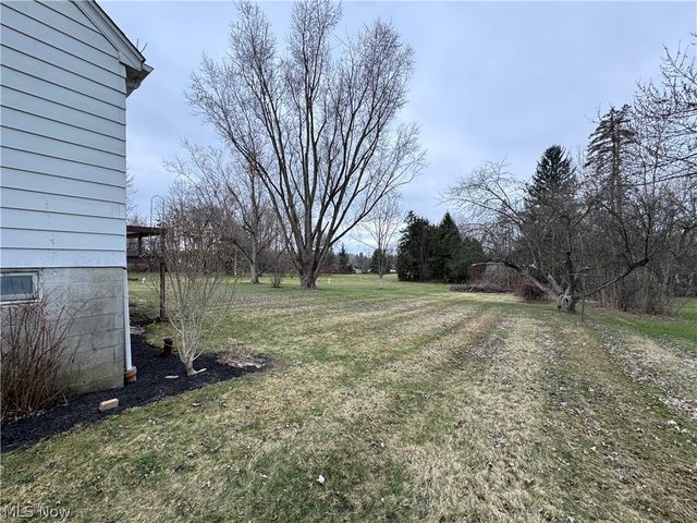 12688 Woodside Drive, Chesterland, OH 44026