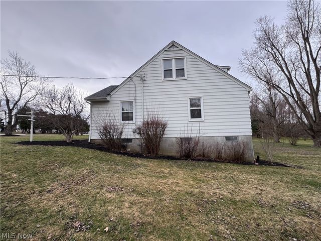 12688 Woodside Drive, Chesterland, OH 44026