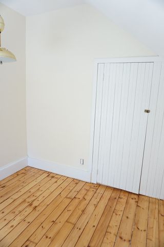 57 Llewellyn St, Lowell, MA 01850