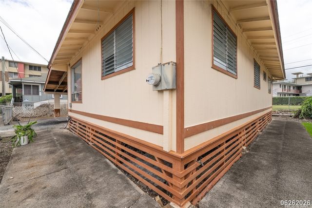 1725 Olona Lane, Honolulu, HI 96817