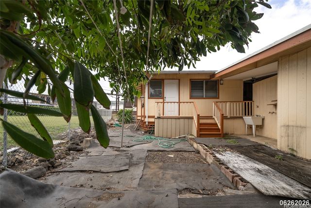 1725 Olona Lane, Honolulu, HI 96817