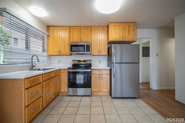 1725 Olona Lane, Honolulu, HI 96817