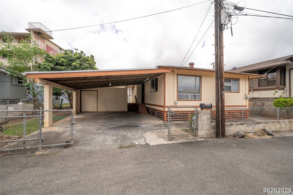 1725 Olona Lane, Honolulu, HI 96817