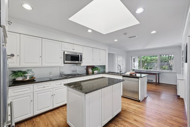 7508 Baxtershire Drive, Dallas, TX 75230