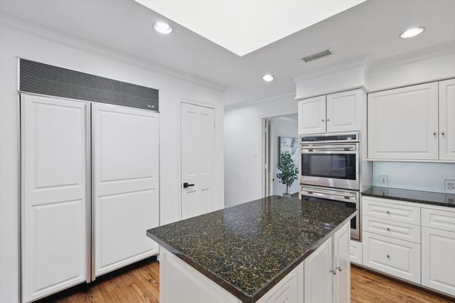 7508 Baxtershire Drive, Dallas, TX 75230