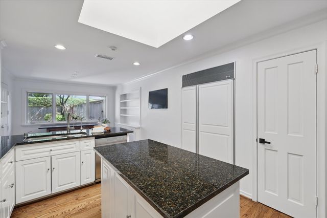 7508 Baxtershire Drive, Dallas, TX 75230