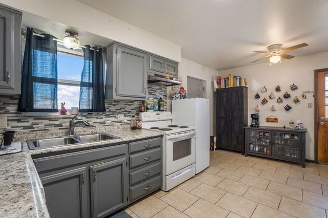 1614 W Aragon Road, Belen, NM 87002