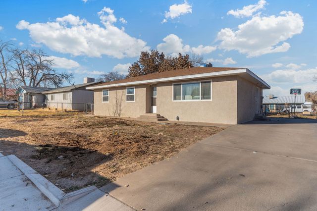 1614 W Aragon Road, Belen, NM 87002