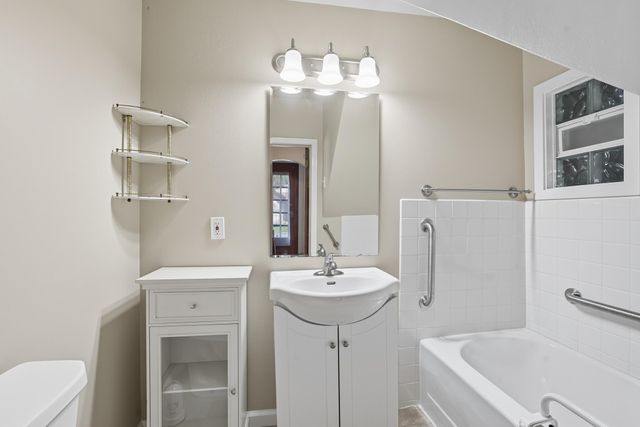 809 11th Street W, Hastings, MN 55033