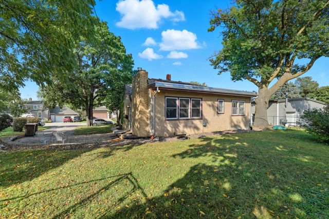 809 11th Street W, Hastings, MN 55033