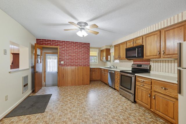 809 11th Street W, Hastings, MN 55033