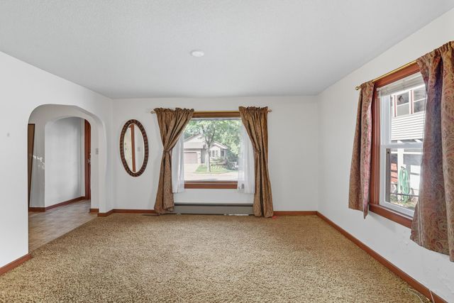 809 11th Street W, Hastings, MN 55033