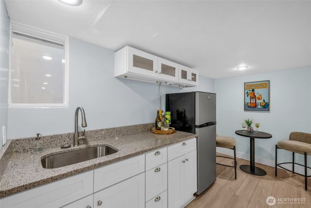 2301 Delmar Drive E, Seattle, WA 98102