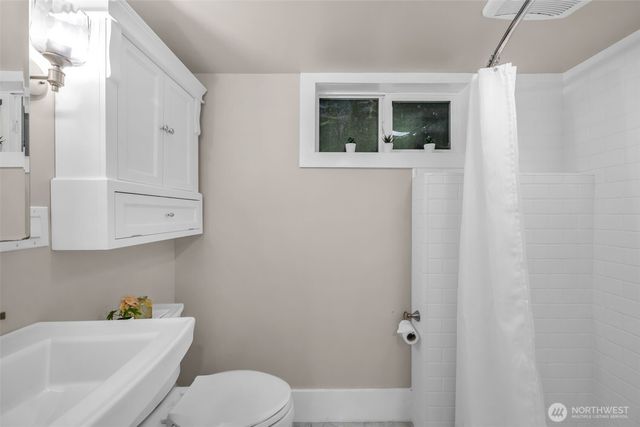 2301 Delmar Drive E, Seattle, WA 98102