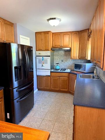 3622 GENESEE DR, Philadelphia, PA 19154