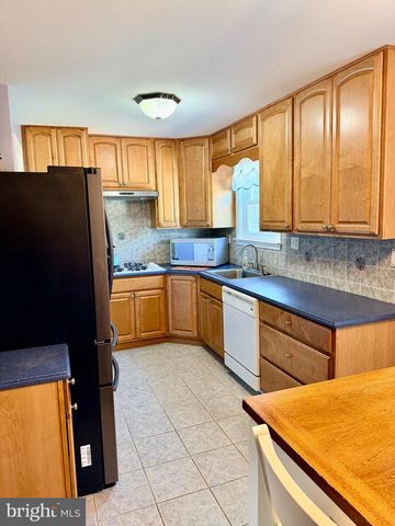 3622 GENESEE DR, Philadelphia, PA 19154