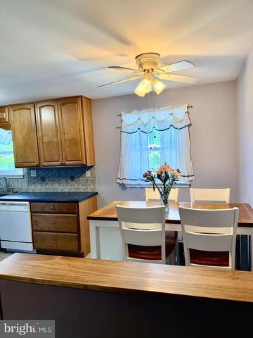 3622 GENESEE DR, Philadelphia, PA 19154