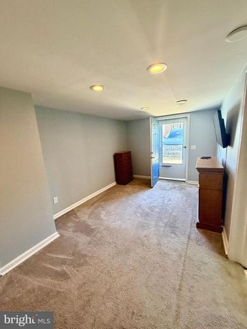 3622 GENESEE DR, Philadelphia, PA 19154