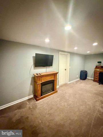 3622 GENESEE DR, Philadelphia, PA 19154