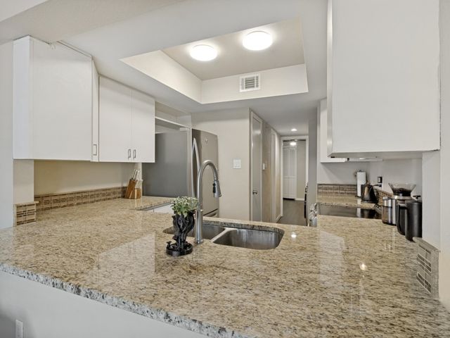 3139 Golden Oak, Farmers Branch, TX 75234