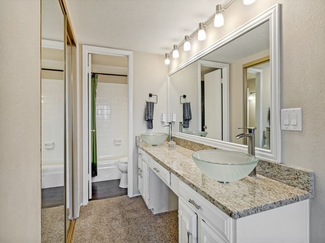 3139 Golden Oak, Farmers Branch, TX 75234