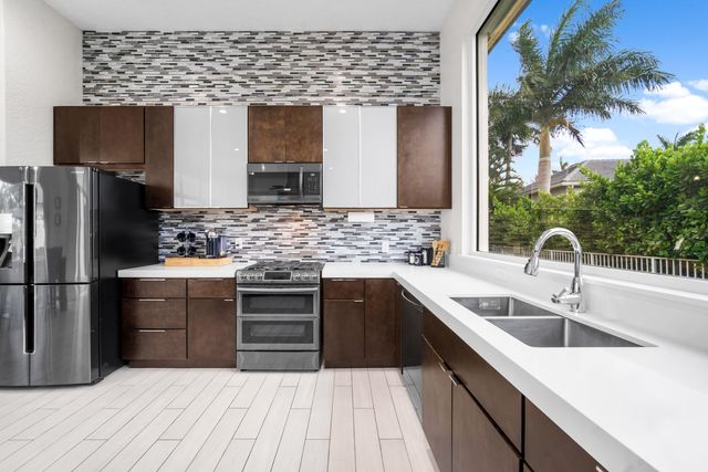6569 NW 103rd Terrace, Parkland, FL 33076