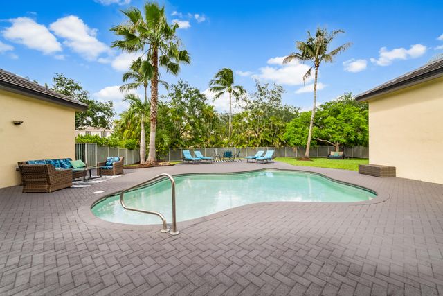 6569 NW 103rd Terrace, Parkland, FL 33076