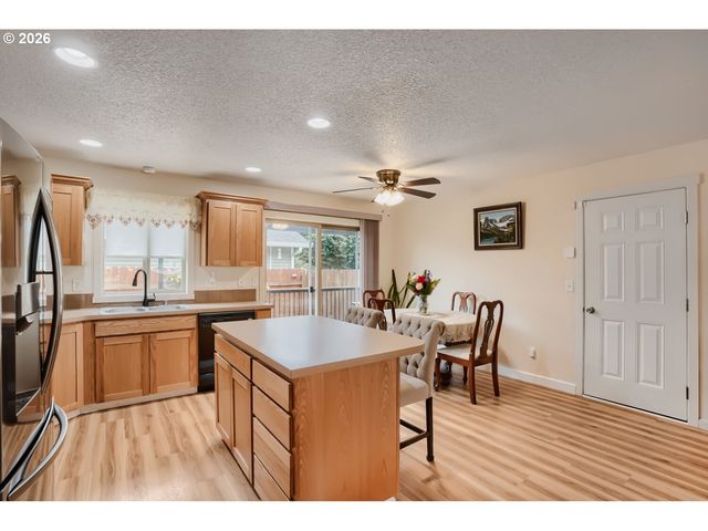 12501 Ne 44TH St, Vancouver, WA 98682