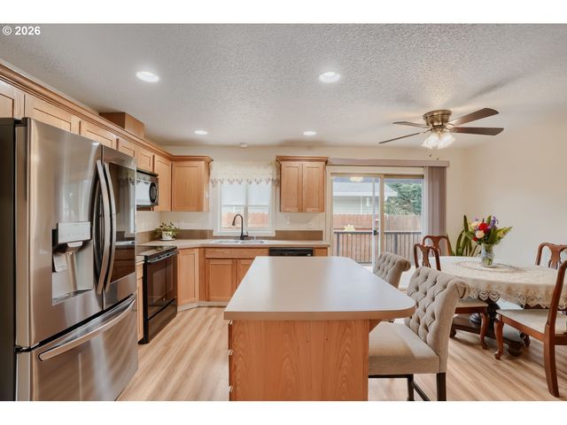 12501 Ne 44TH St, Vancouver, WA 98682