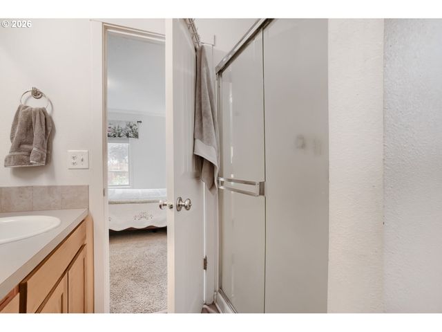 12501 Ne 44TH St, Vancouver, WA 98682