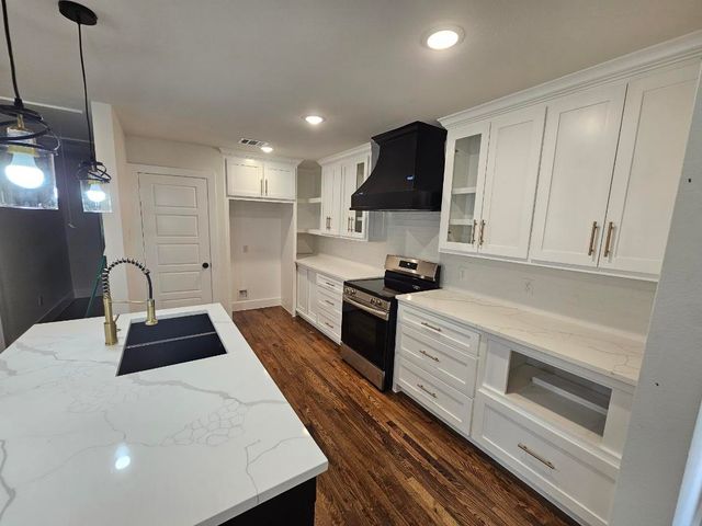 814 Woodacre Drive, Dallas, TX 75241