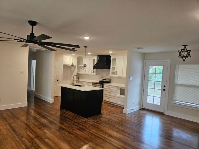 814 Woodacre Drive, Dallas, TX 75241