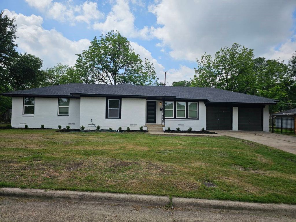 814 Woodacre Drive, Dallas, TX 75241