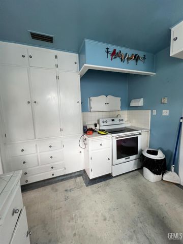 2010 Cherry Street, Bakersfield, CA 93304