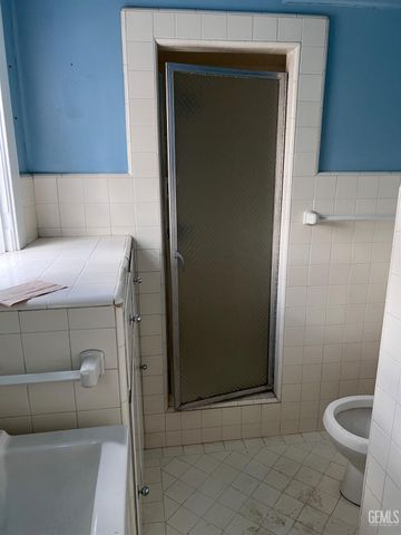 2010 Cherry Street, Bakersfield, CA 93304