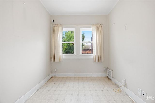 2010 Cherry Street, Bakersfield, CA 93304