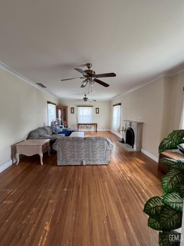 2010 Cherry Street, Bakersfield, CA 93304