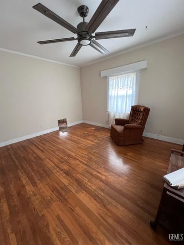 2010 Cherry Street, Bakersfield, CA 93304