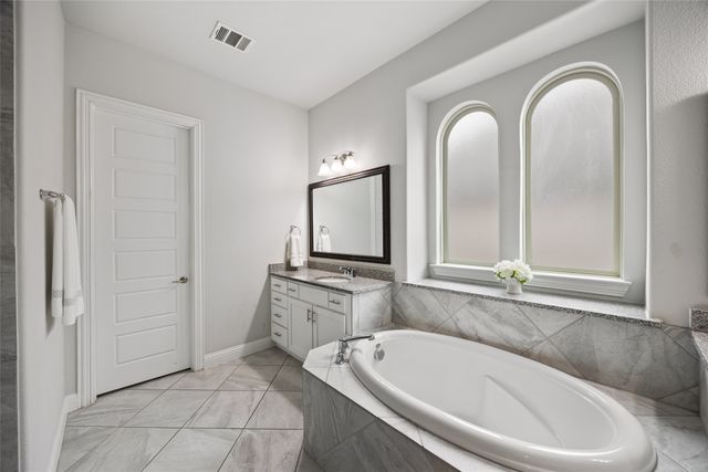 2212 Brooks Trail, Heath, TX 75126