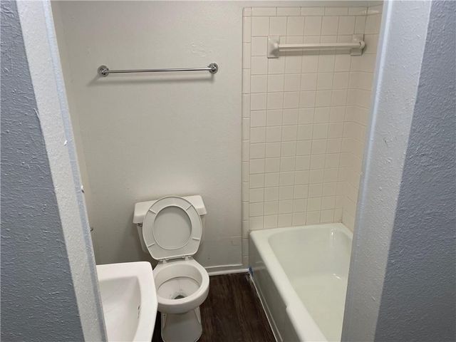 1717 W 35 ST 111, Austin, TX 78703