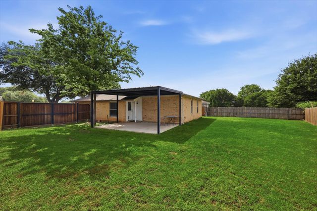 4208 Ocho Rios Drive, Fort Worth, TX 76137