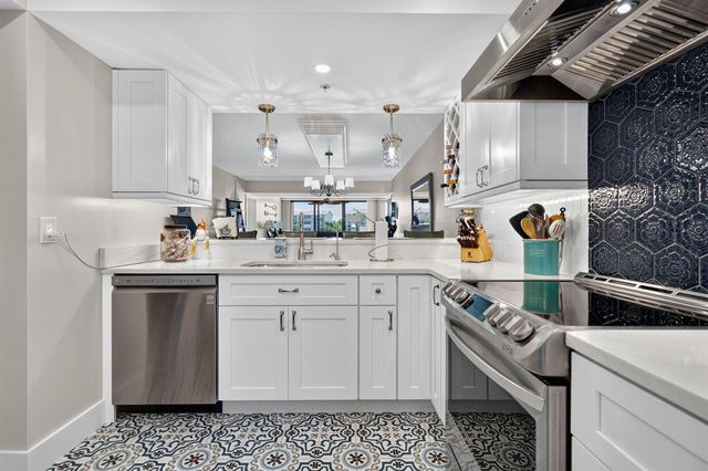 2401 Marina Isle Way 105, Jupiter, FL 33477