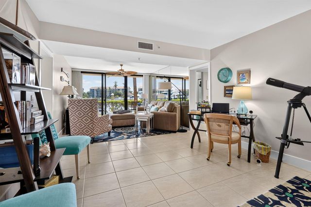 2401 Marina Isle Way 105, Jupiter, FL 33477