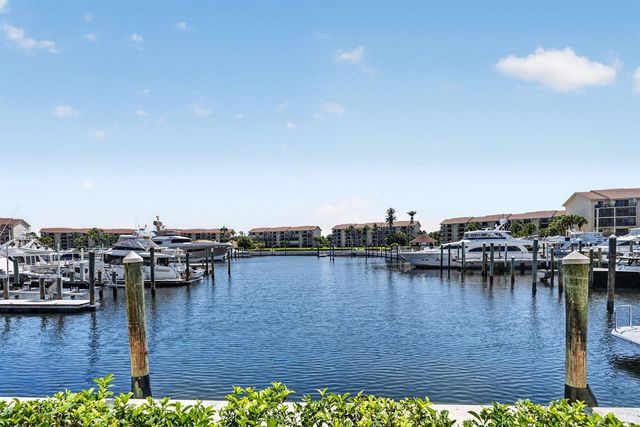 2401 Marina Isle Way 105, Jupiter, FL 33477