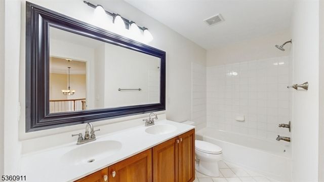 104 Briar Ct, Hardyston Twp., NJ 07419