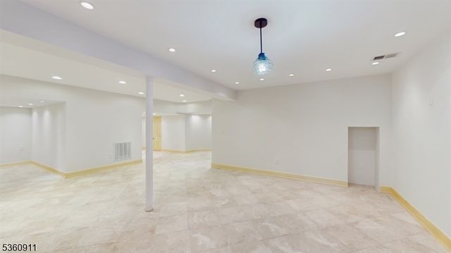 104 Briar Ct, Hardyston Twp., NJ 07419