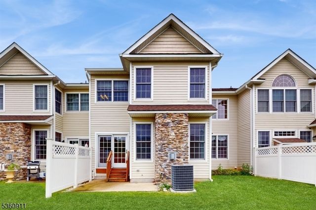 104 Briar Ct, Hardyston Twp., NJ 07419