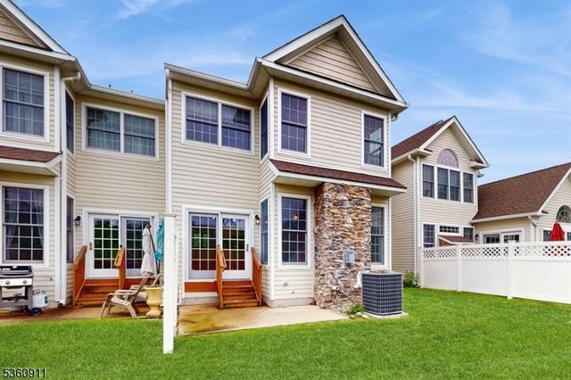 104 Briar Ct, Hardyston Twp., NJ 07419