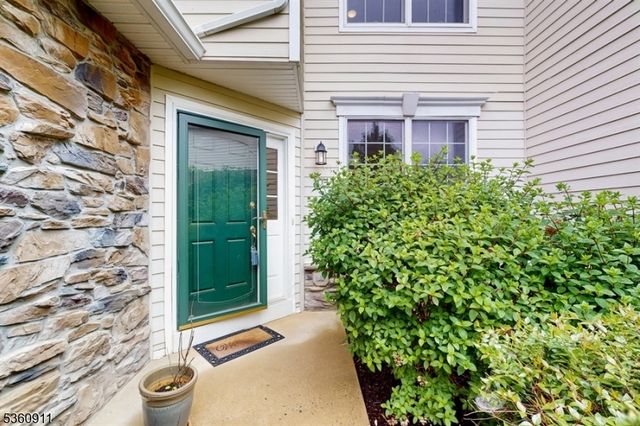 104 Briar Ct, Hardyston Twp., NJ 07419