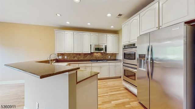 104 Briar Ct, Hardyston Twp., NJ 07419